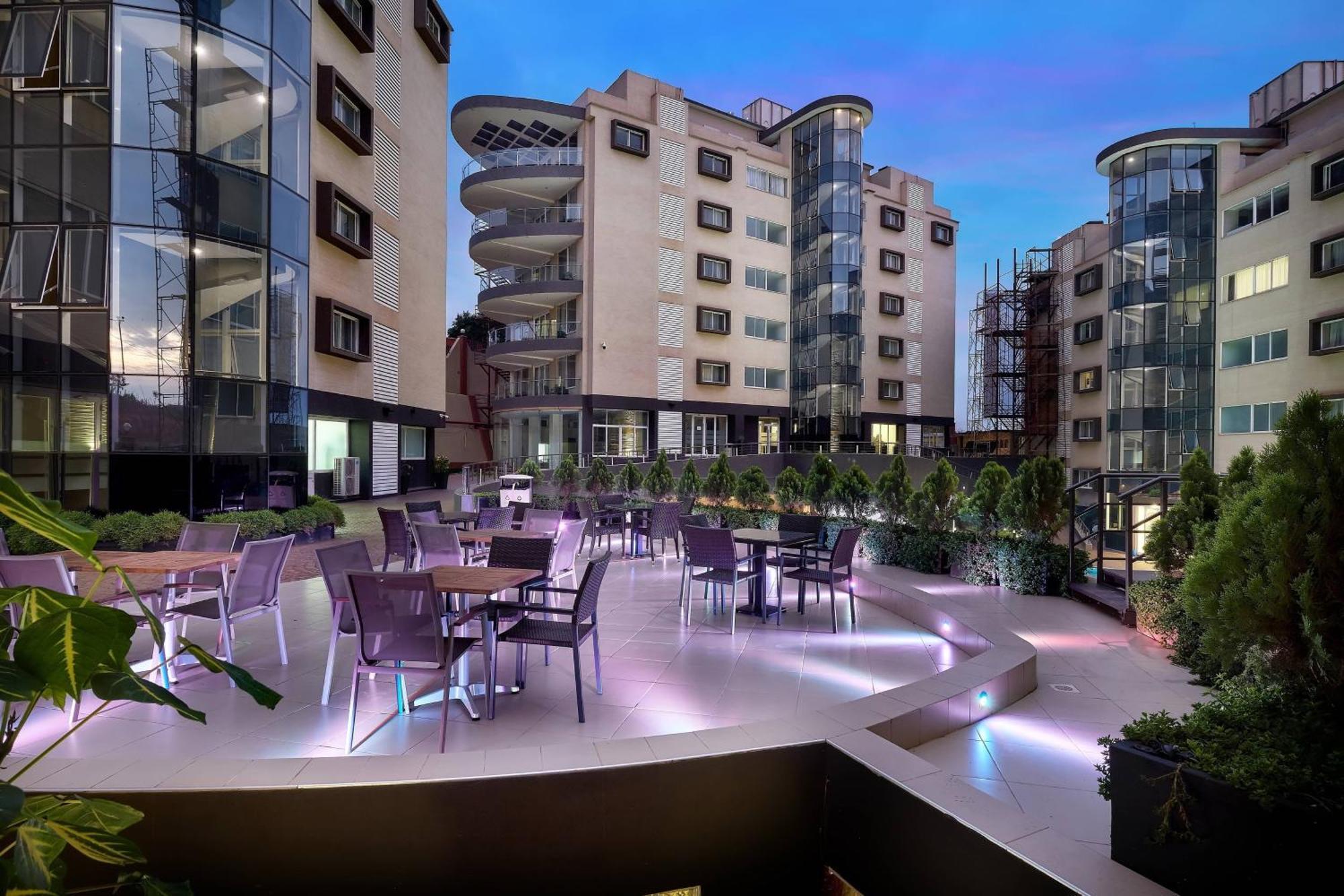 Protea Hotel By Marriott Kampala Skyz Exterior photo