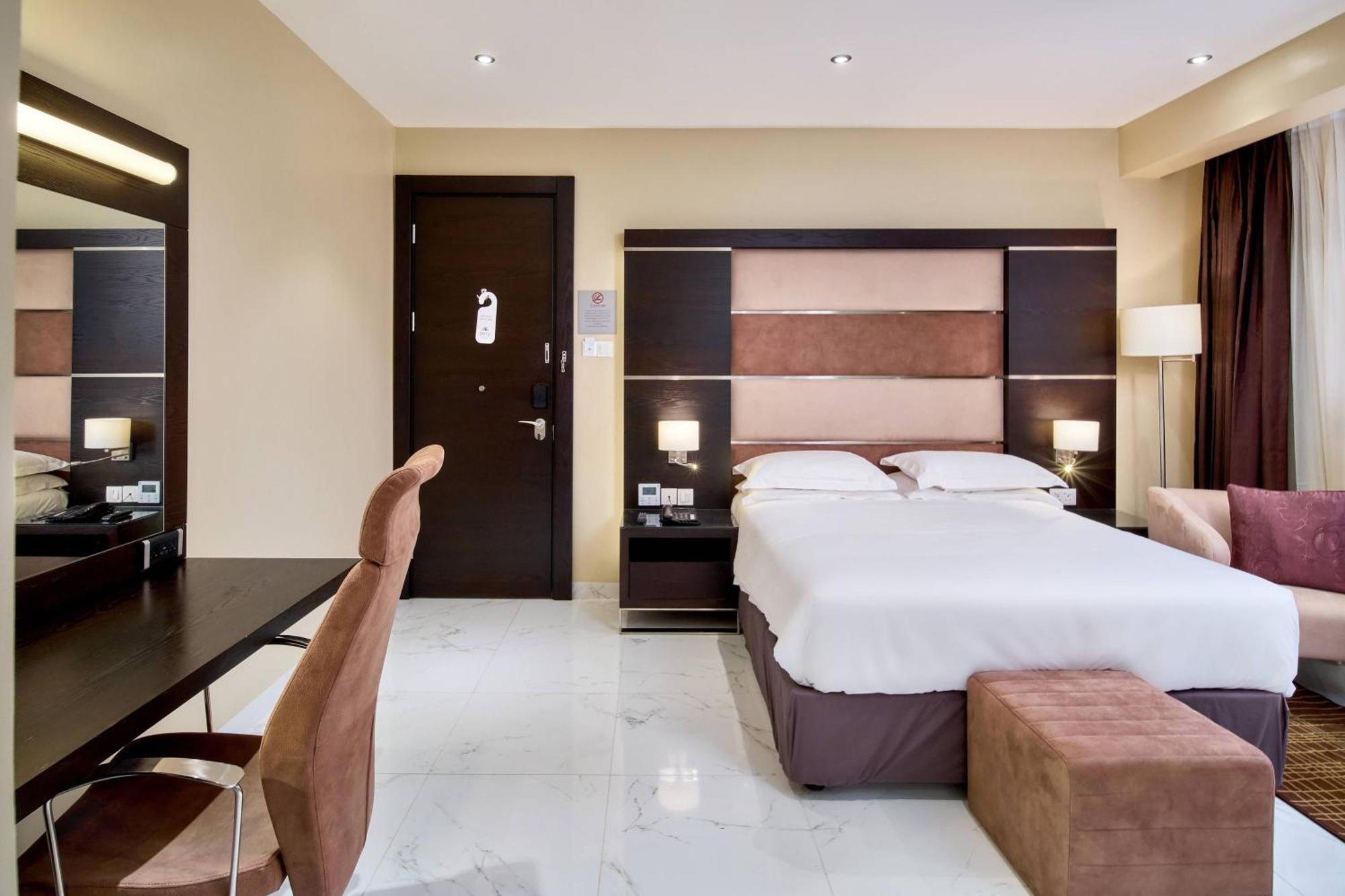 Protea Hotel By Marriott Kampala Skyz Exterior photo